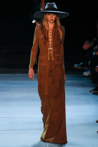Look 4